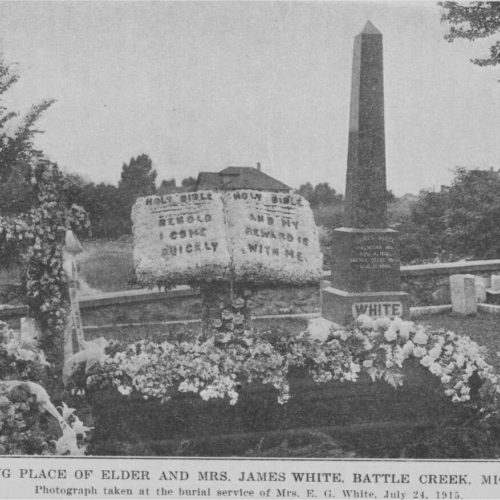 O “obelisco” no túmulo de Ellen White