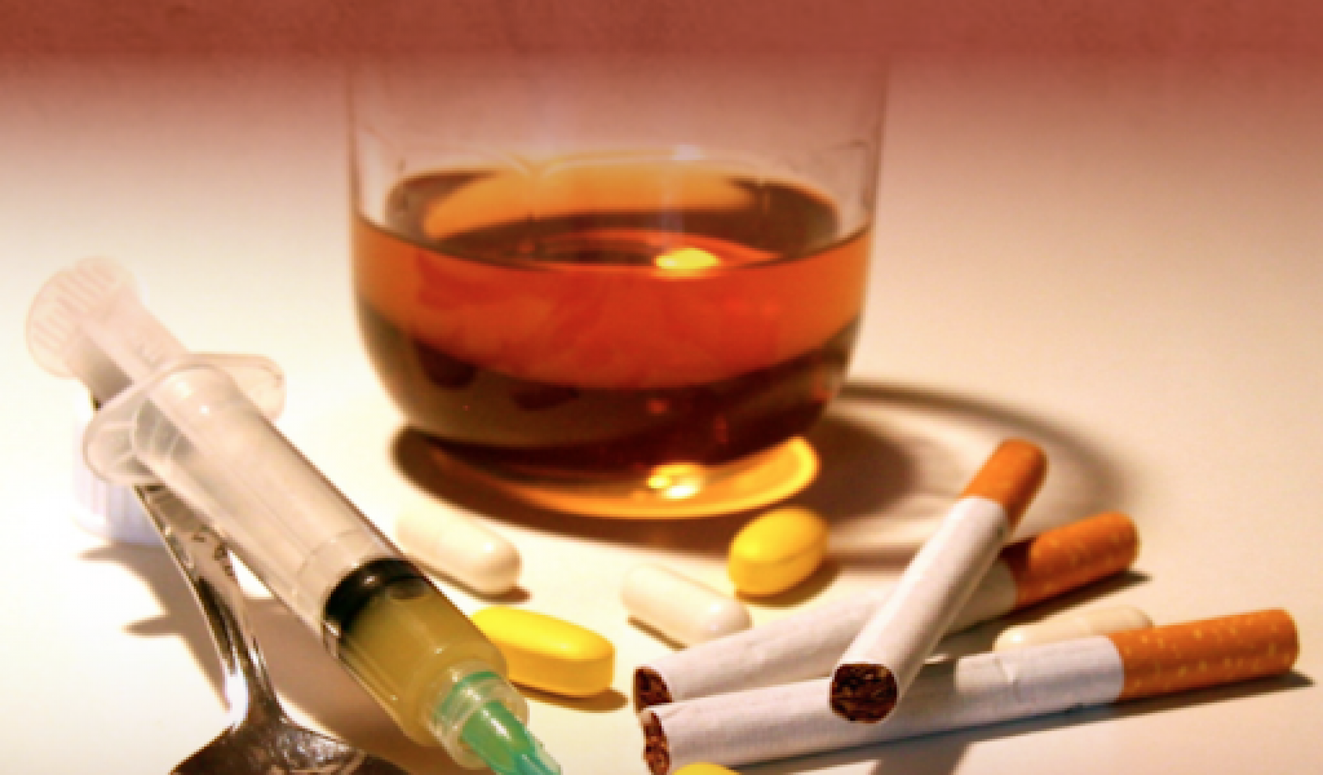Especialistas afirmam que álcool é porta de entrada dos jovens para as drogas